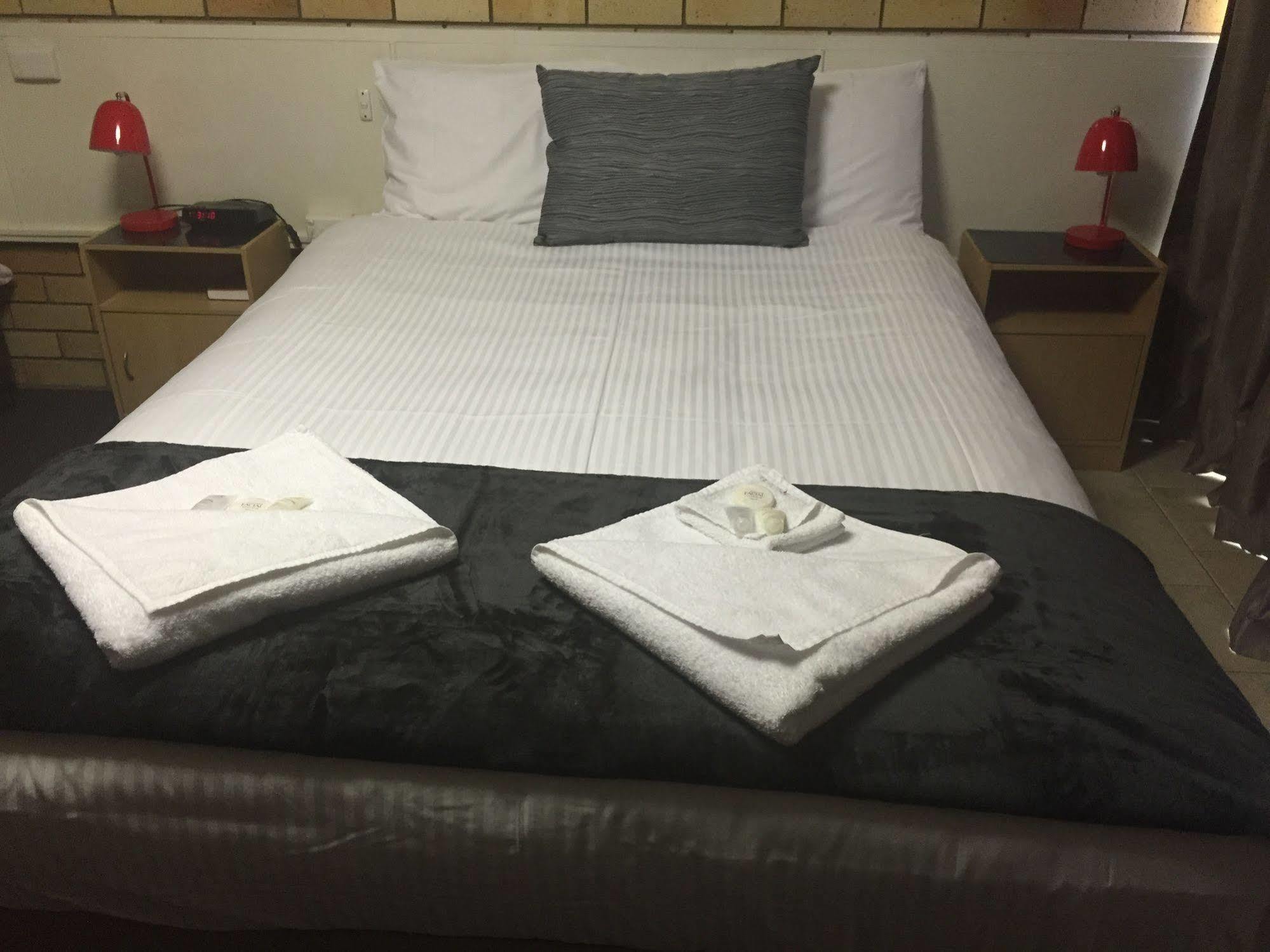 Motel Glenworth Туумба Екстериор снимка